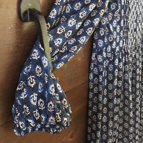 Dress - Picture 6 of 10